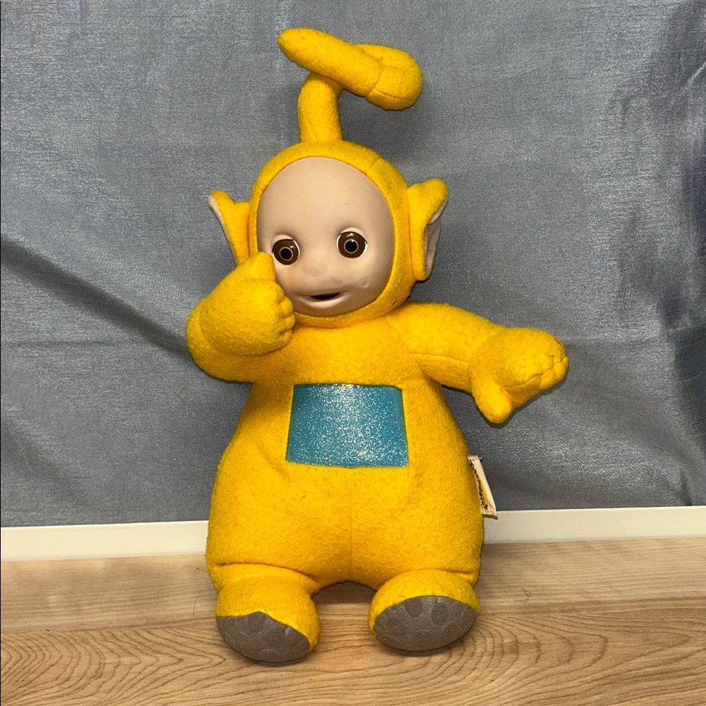 Vintage Teletubbies 12 inches Laa-Laa plush with sound